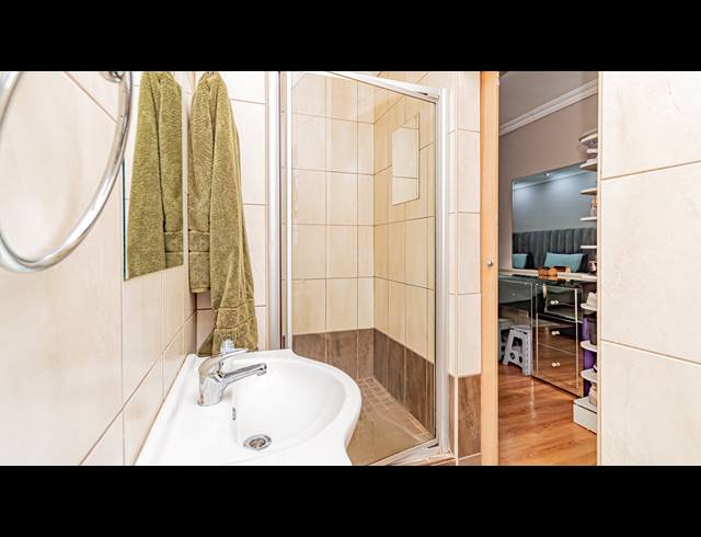 3 BEDROOM TOWNHOUSE FOR SALE IN ELANDSHAVEN
